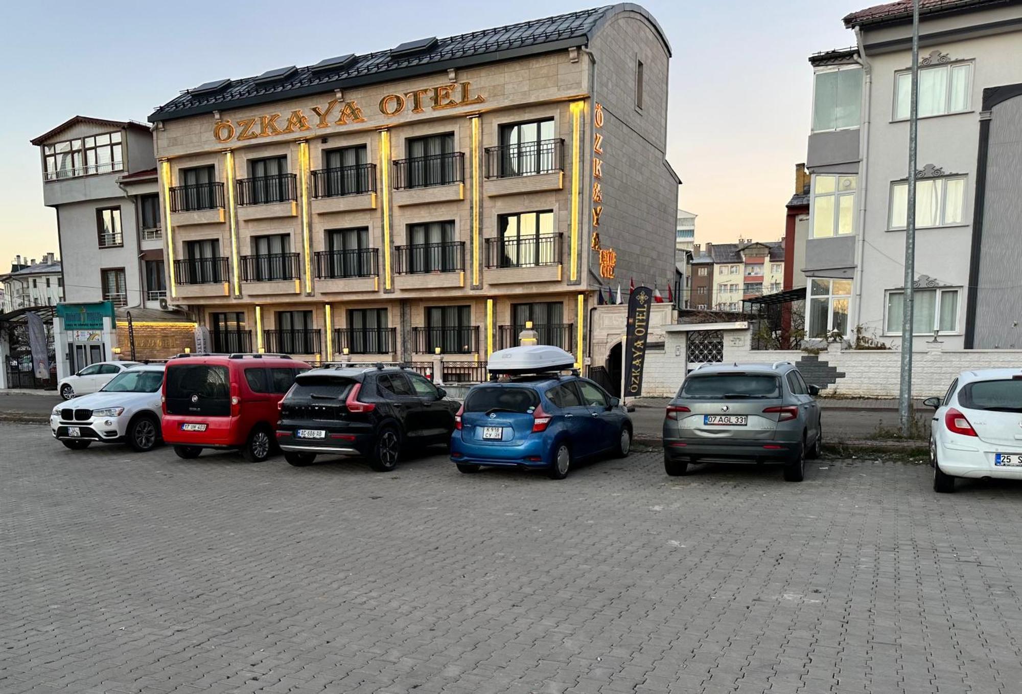 Готель Oezkaya *